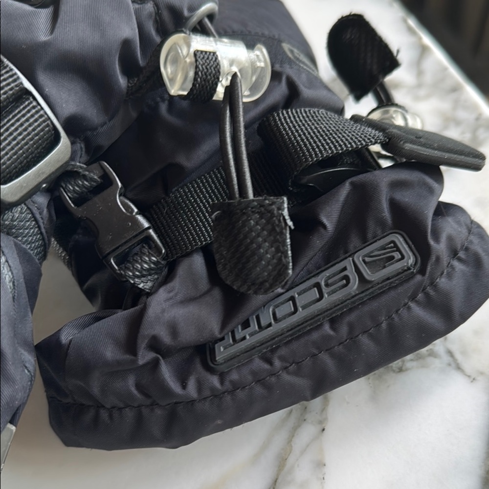 Scott Black Insulated Gloves with Adjustable Strap Women’s Medium - Picture 3 of 12